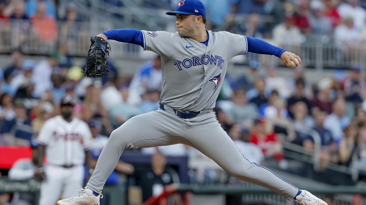 Chad Dallas combines with 5 Toronto pitchers for 4-hitter in MLB debut as Blue Jays stop Braves 7-2