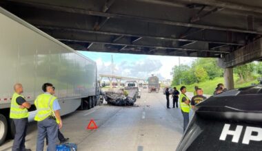 Houston Avenue Bridge along I-10 struck by 18-wheeler, traffic flowing again