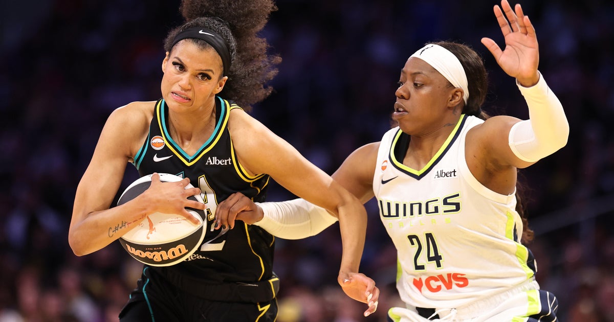 Arike Ogunbowale nets 30 points, Paige Bueckers records career-high 14 assists in Dallas Wings' 104-96 win against LA Sparks