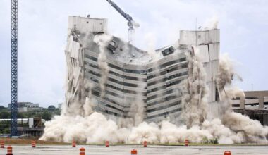 Watch: Arlington hotel imploded for new Loews