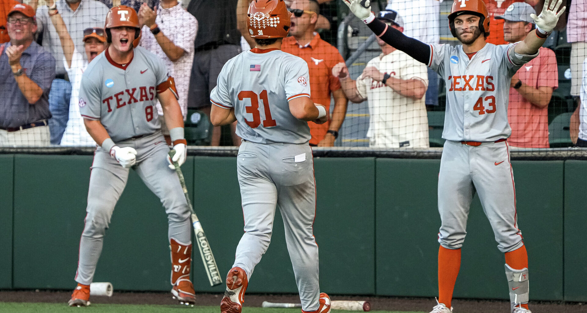 Texas baseball vs Oregon game score: Live updates for super regional