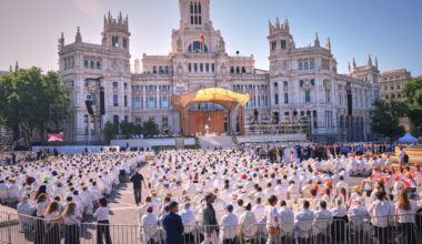 1 million turn out for pope's Mass in Spain and iconic procession along flower-carpeted route
