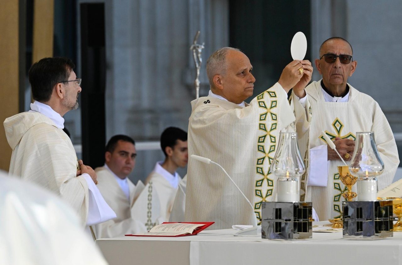 Pope recalls how Eucharistic grace transforms and makes us protagonists of hope