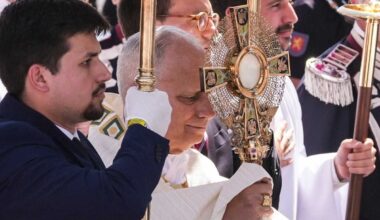 Pope Leo carries Eucharist among 1.2M people