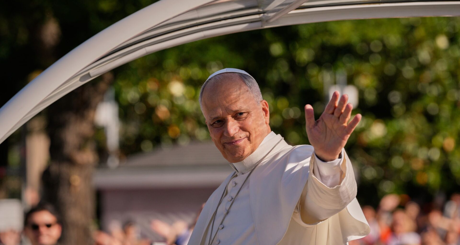 1 million people flood Madrid streets to see the pope's flower-carpeted procession
