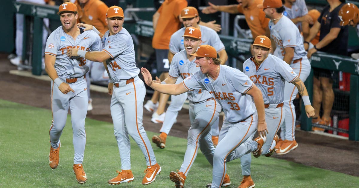 Men's College World Series: Texas Longhorns advance with win over Oregon