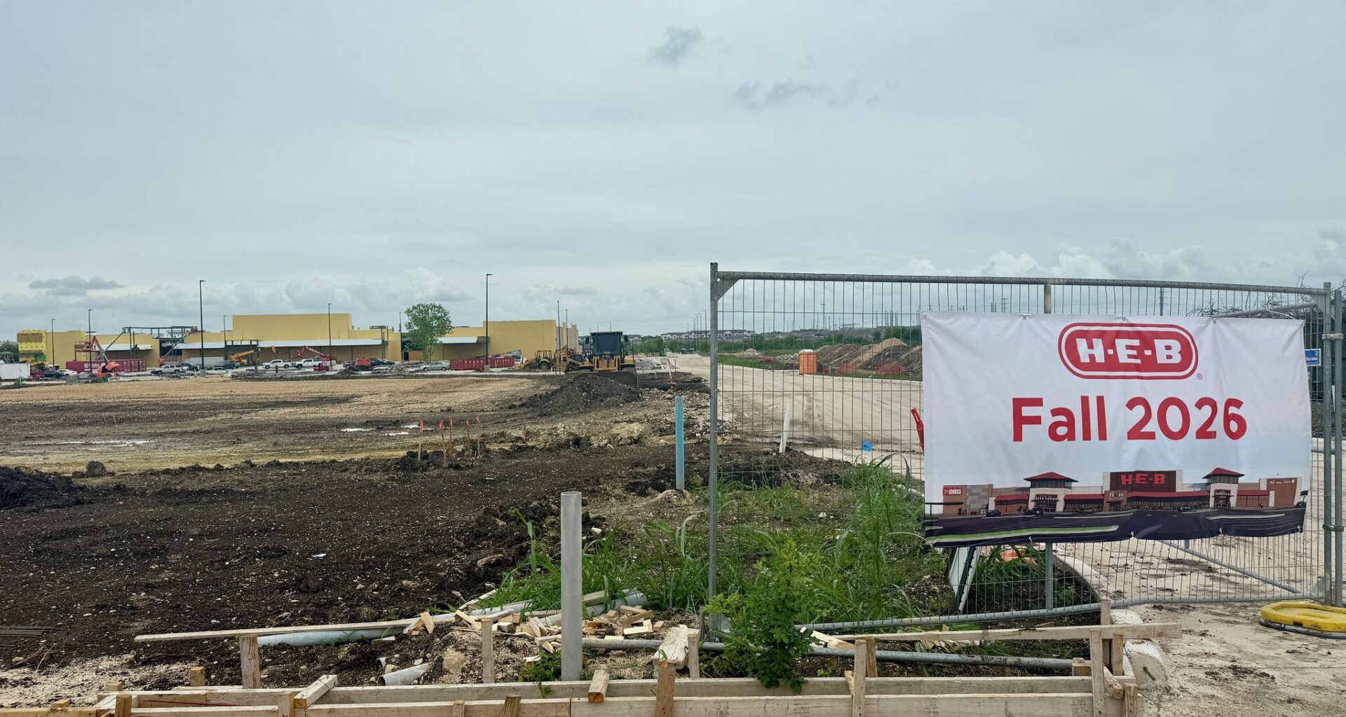 New H-E-B continues bustling Texas town's retail corridor boom