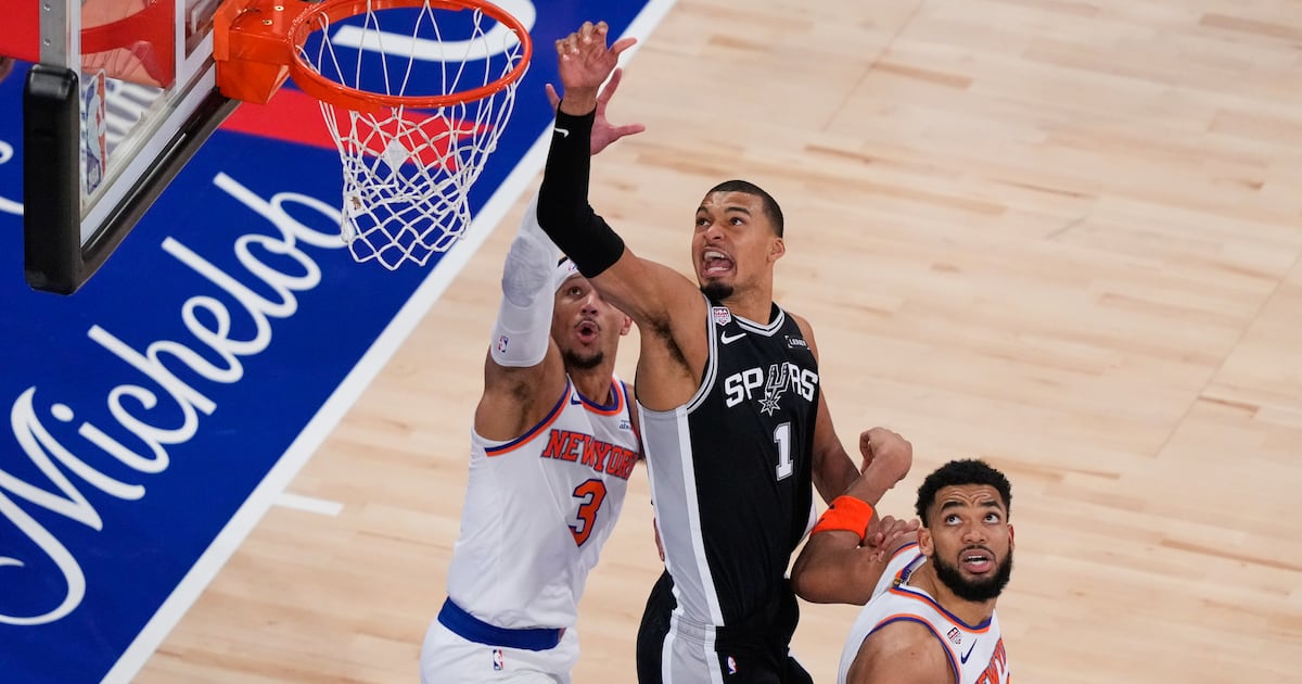Wembanyama carries Spurs to 115-111 win, cutting Knicks’ NBA Finals lead to 2-1