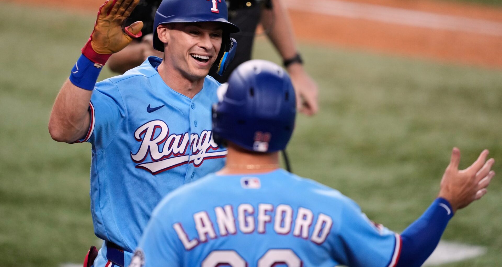 Rangers have some momentum with 3 series wins in a row, and Seager and Langford back in lineup