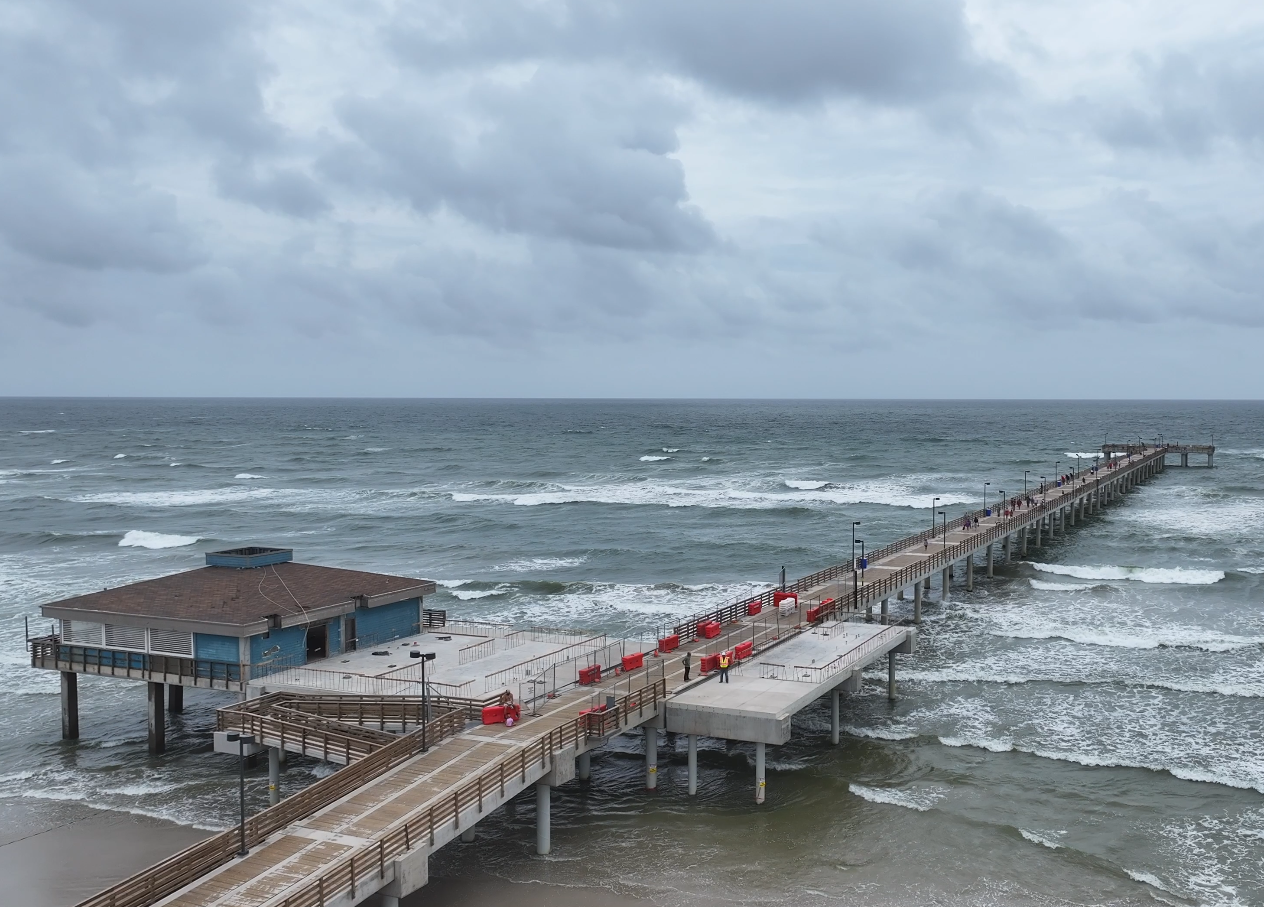 Bob Hall Pier 03.png