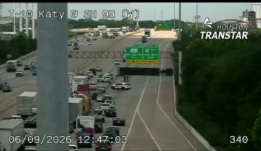 13 Alert Traffic: Overturned big rig causes multiple WB lanes to shut down on Katy Freeway at Pin Oak Road, Houston TranStar says