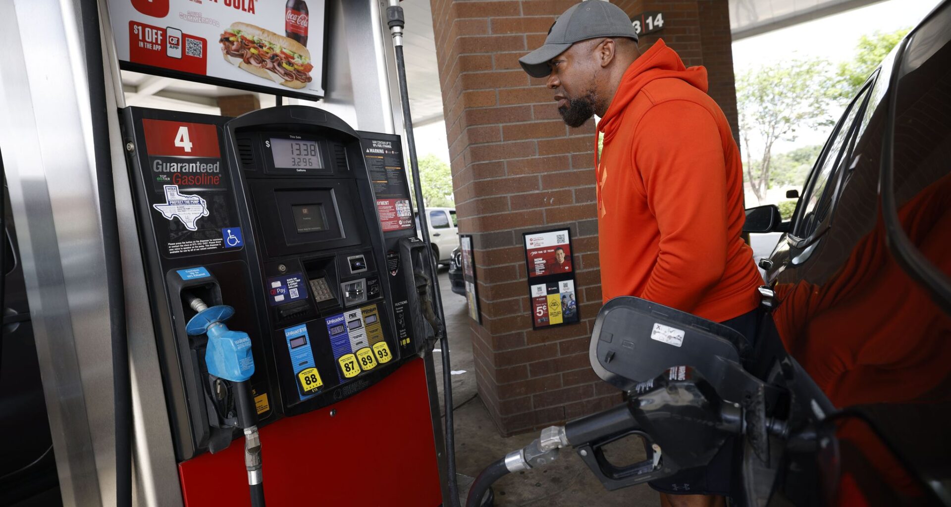 Dallas-Fort Worth gas prices soar 35%, pushing up overall costs
