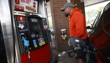 Dallas-Fort Worth gas prices soar 35%, pushing up overall costs