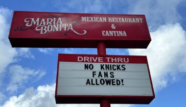 A marquee outside of Maria Bonita in San Antonio with a message for Knicks fans.