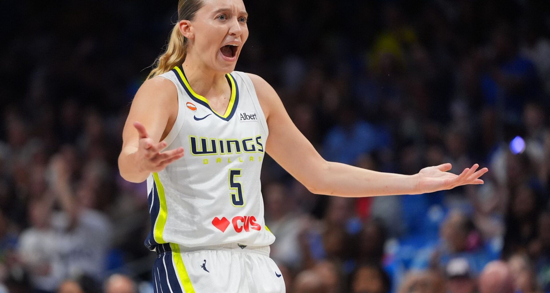 Paige Bueckers scores season-high 31 and the Wings beat the Mercury 85-70