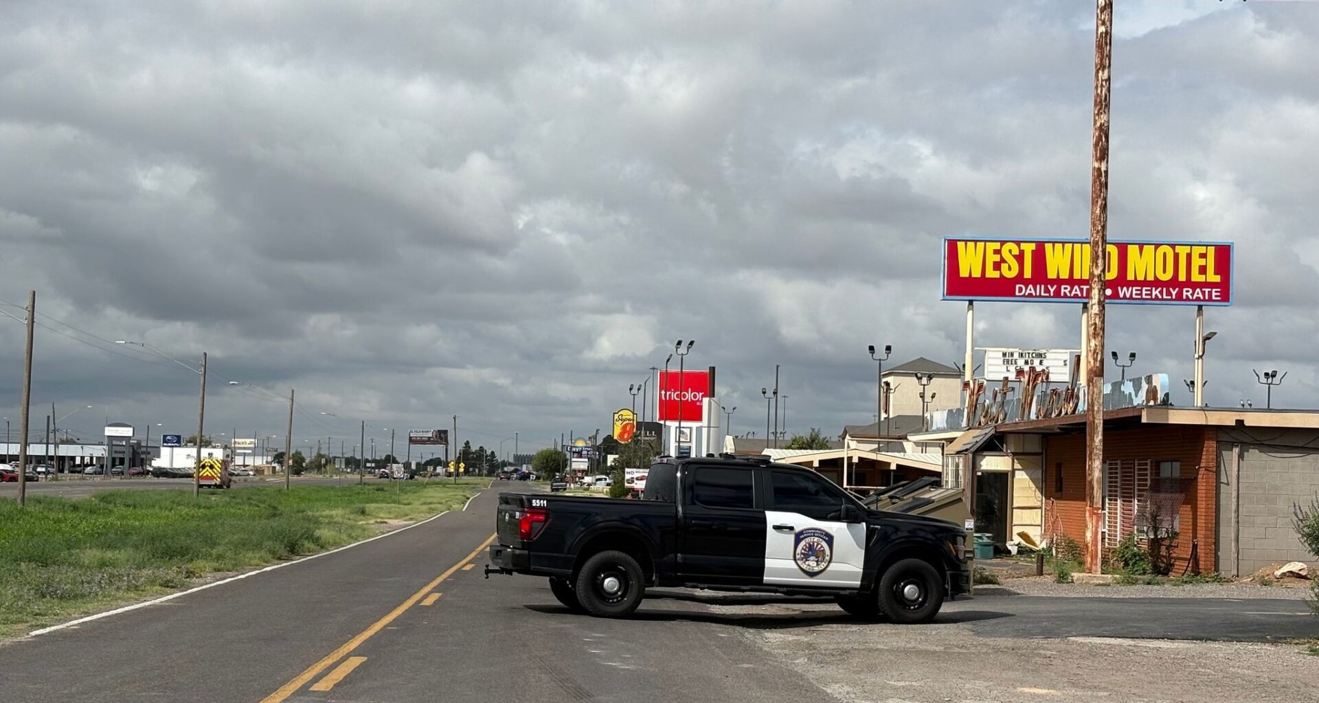 Suspect dead after Texas shooting kills 1 and leaves 9 others in the hospital, police say