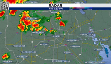 LIVE RADAR: Afternoon thunderstorms producing lightning, heavy rain across parts of Houston area