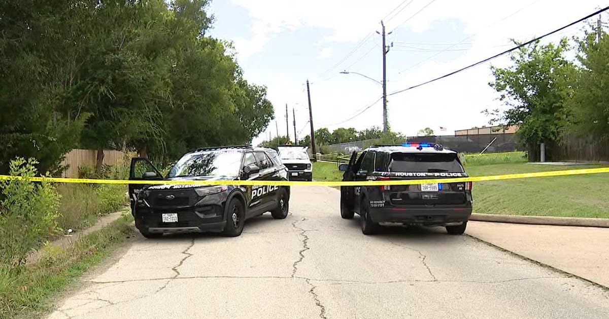 Burglary suspect shot, killed during confrontation with Alief residents