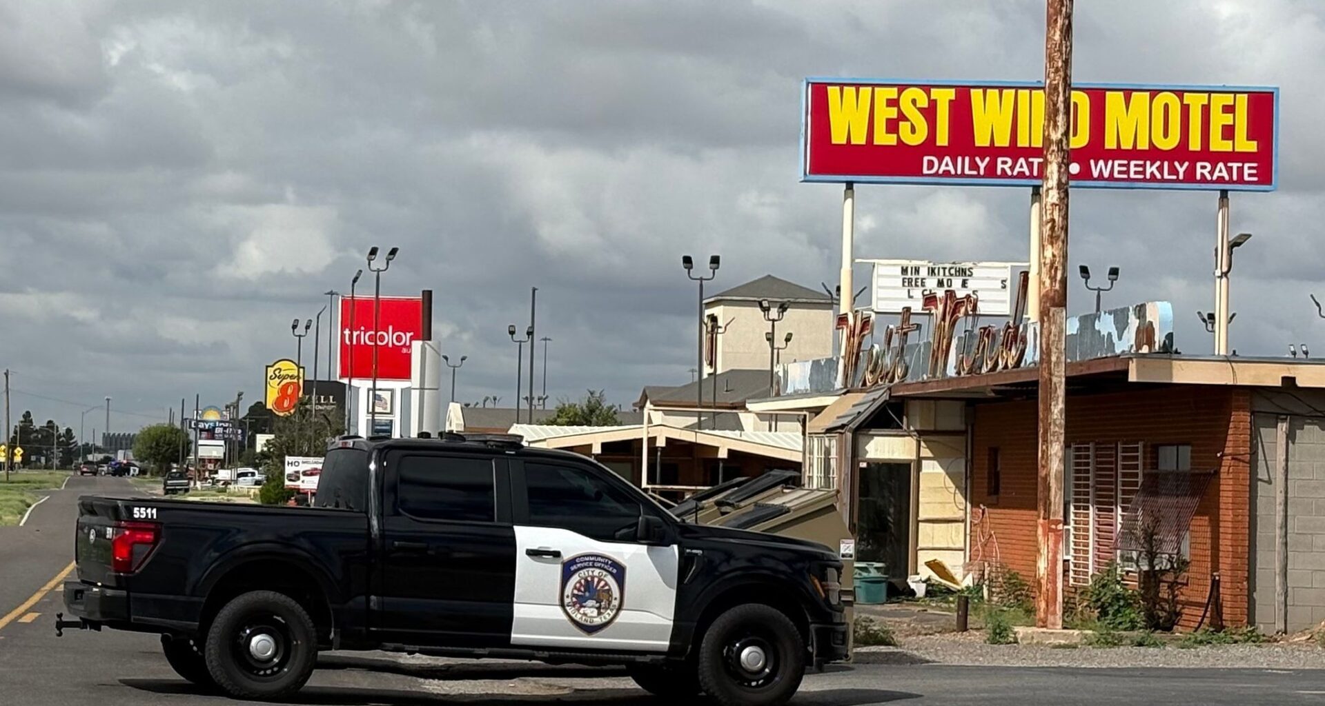 Shooter kills 1 and injures 10 in Texas days after firing at a police officer, officials say