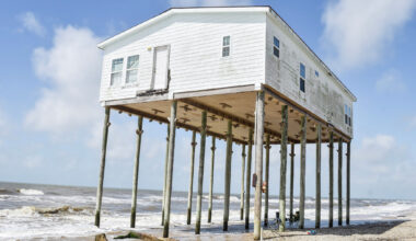 The story behind the Texas beach house known as the 'Lonely House'
