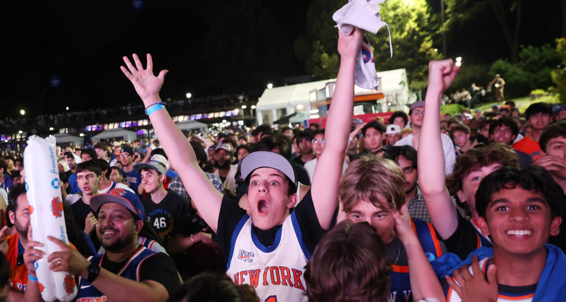 Game 5: Knicks, and their fans, are in San Antonio, hoping to close out the NBA Finals with a title