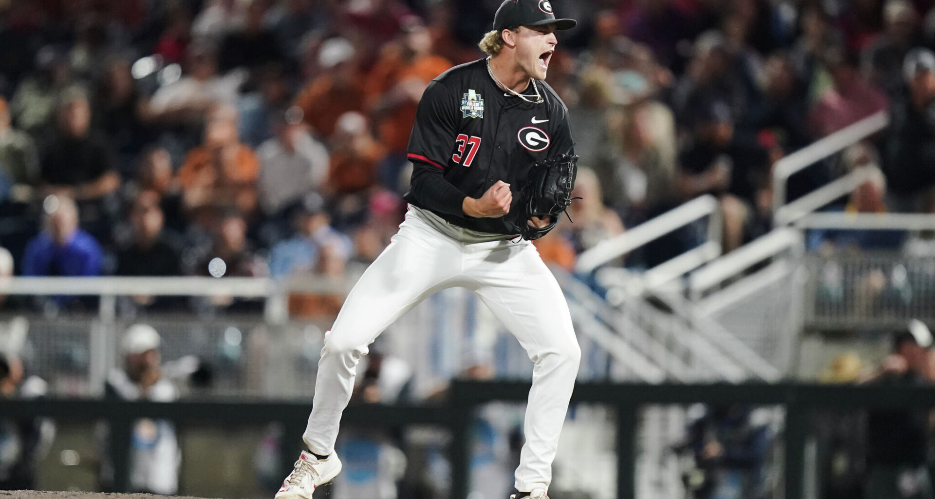 Texas faces elimination in CWS after loss to Georgia