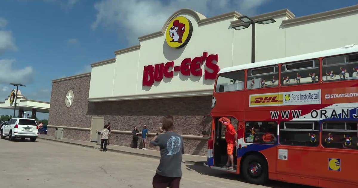 Netherlands soccer fans bring massive orange block party and iconic bus to Dallas