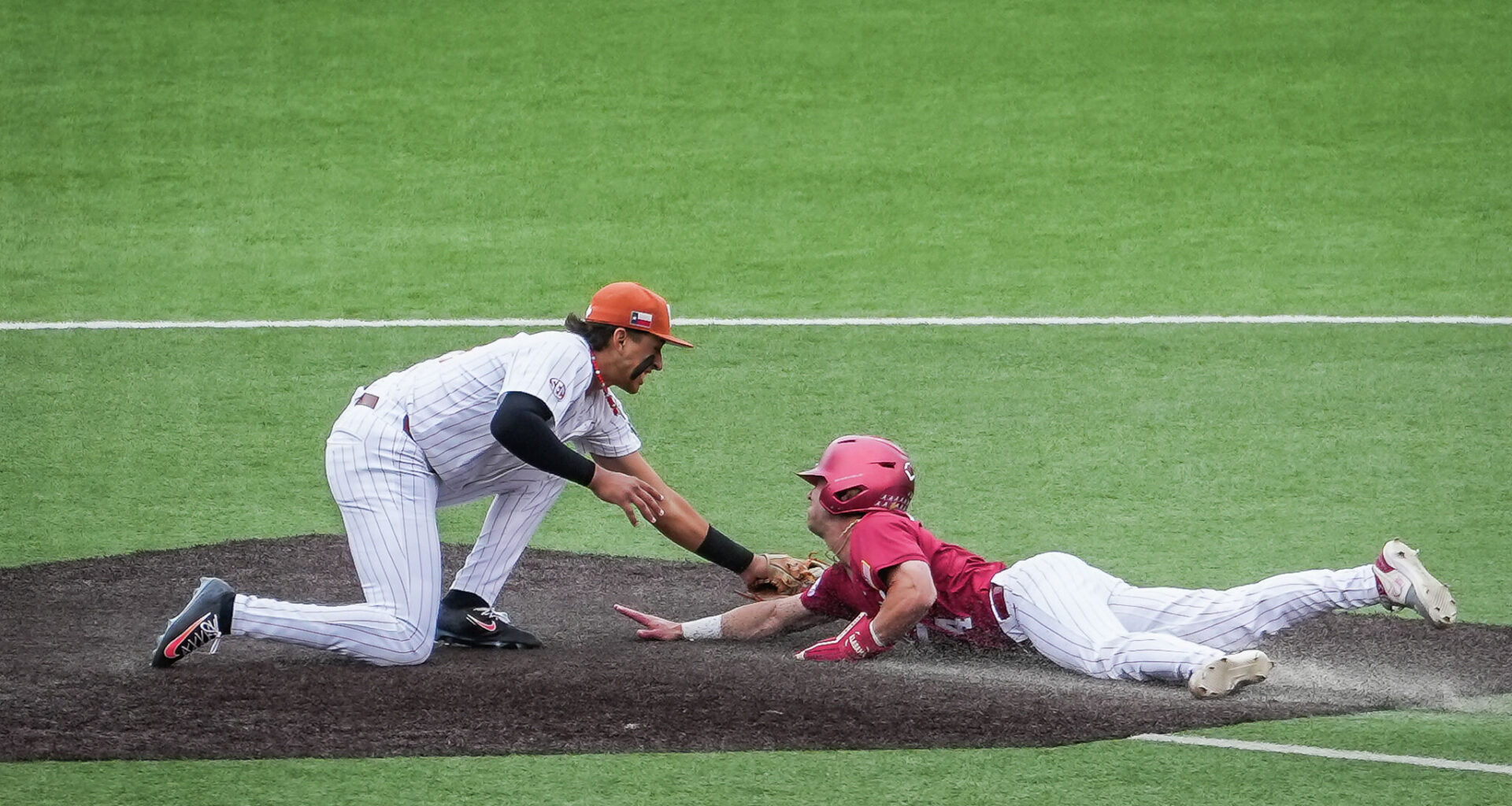 Texas vs Alabama baseball slated for College World Series Monday game