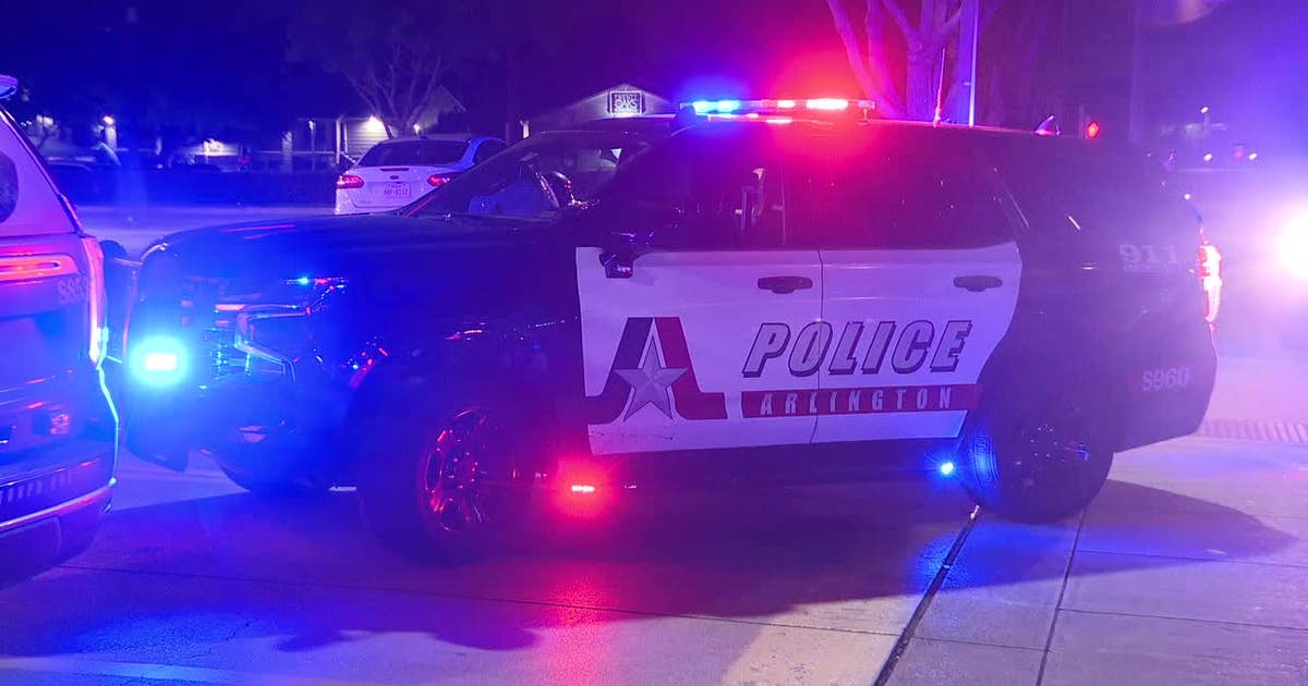 Armed woman taken into custody after hours-long police standoff in Arlington neighborhood