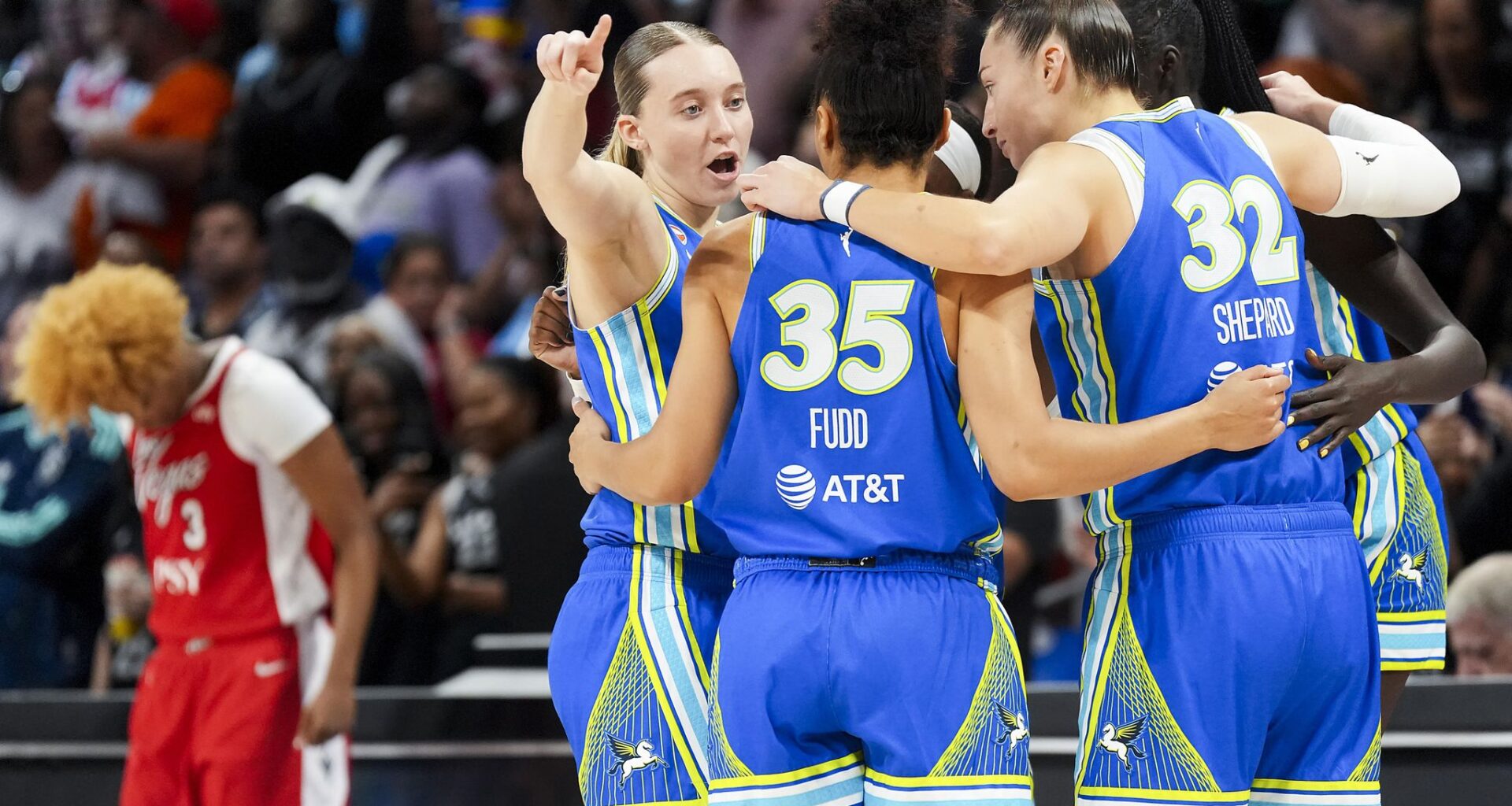 Dallas Wings blast defending champion Las Vegas Aces
