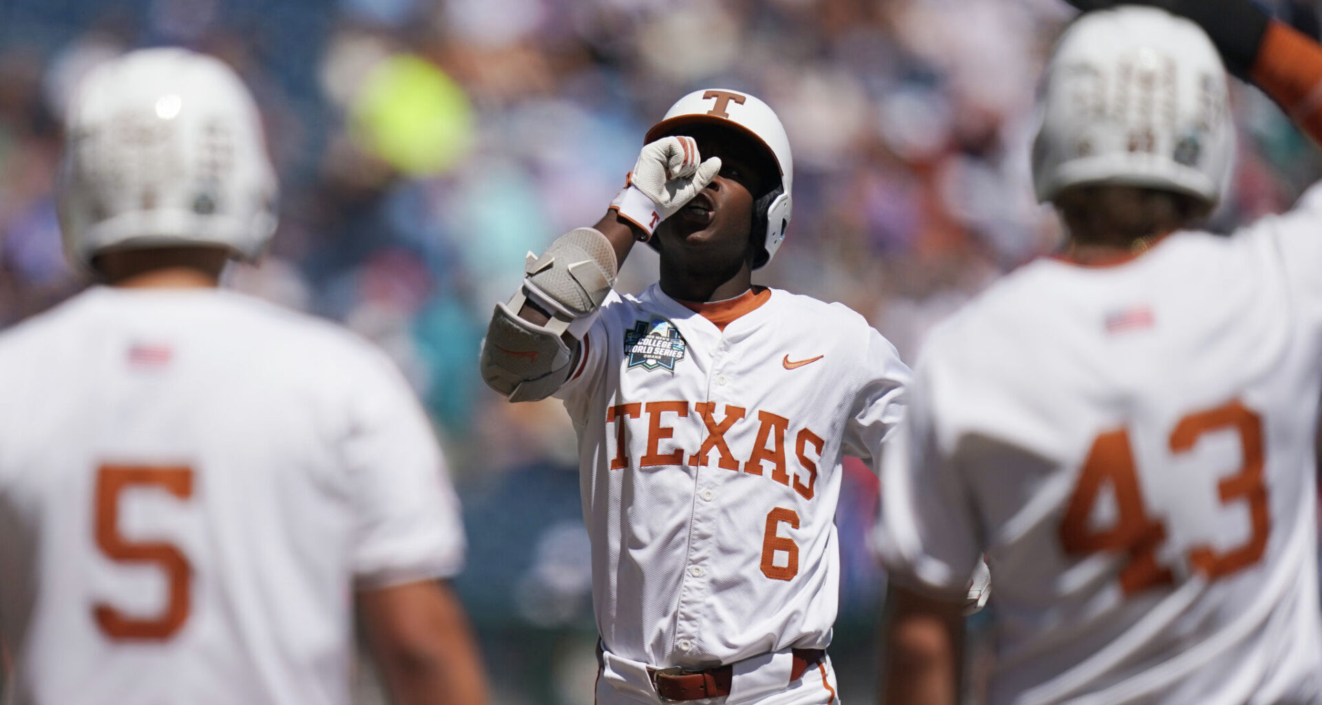 Texas vs Georgia baseball: How to watch Tuesday night's CWS game