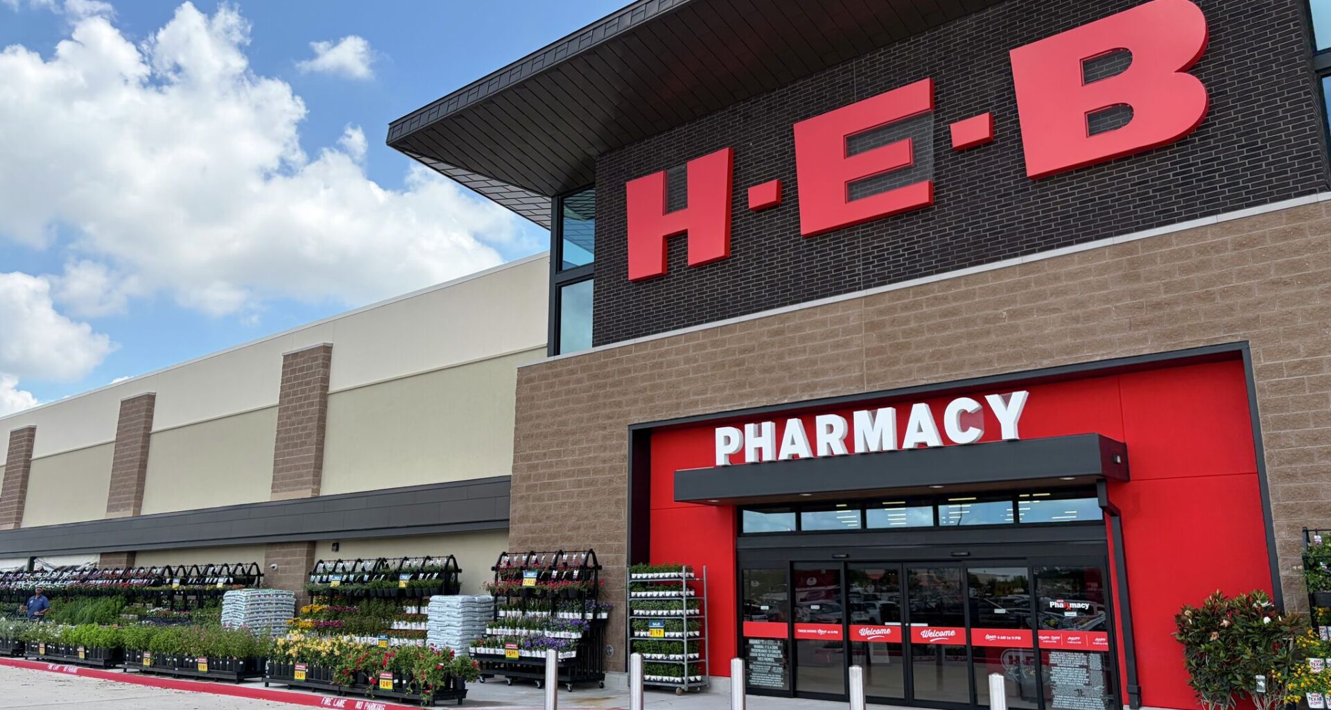 H-E-B set to open first namesake store in Dallas County Wednesday