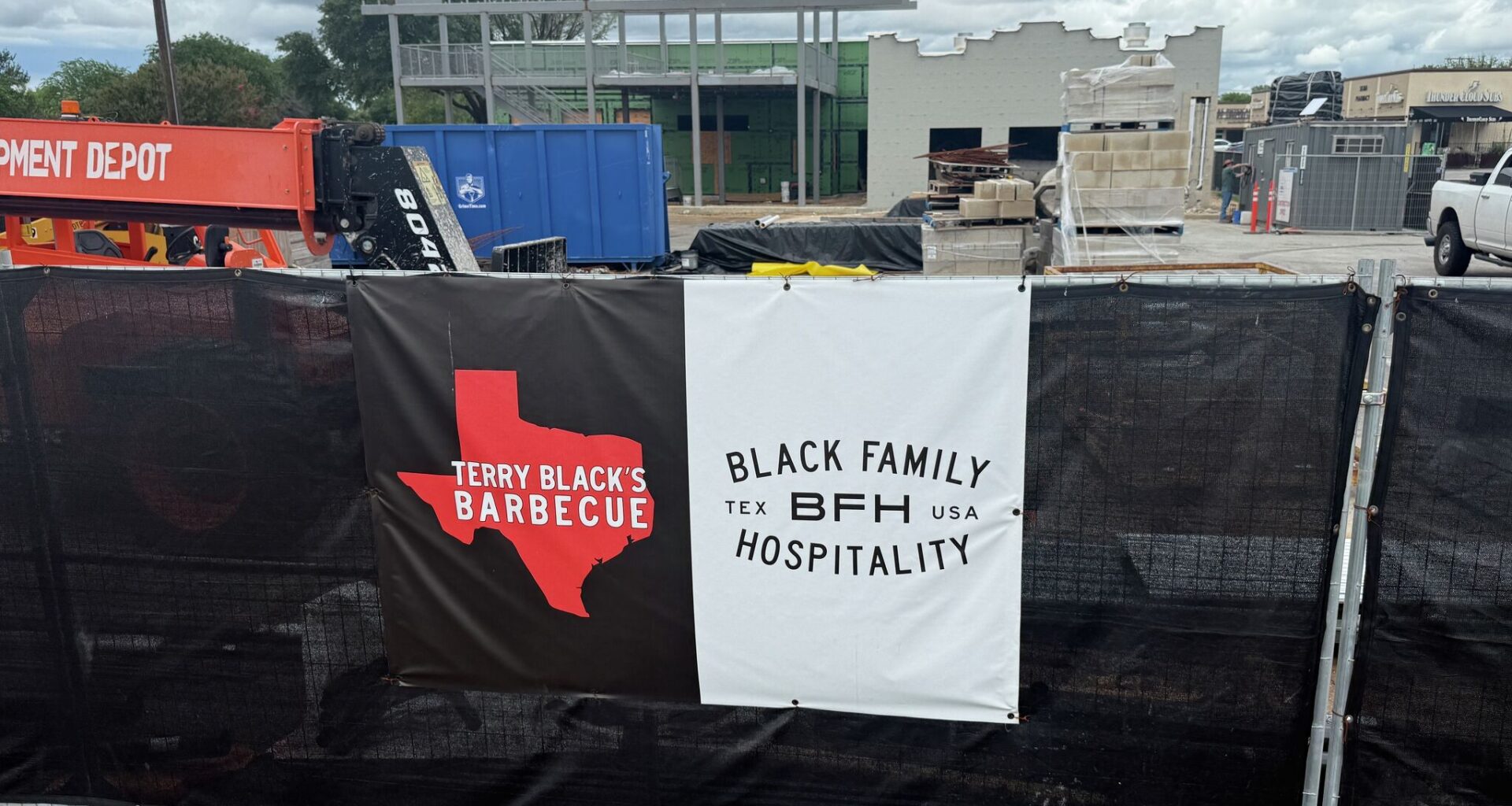 Terry Black’s sets opening date for new spot in New Braunfels