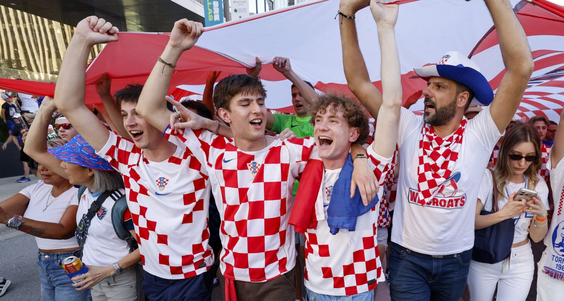 Texas heat is taking over World Cup games in Dallas. 
