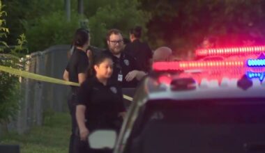 2 shot, 3 on the run after robbery attempt on Southwest Side, police say
