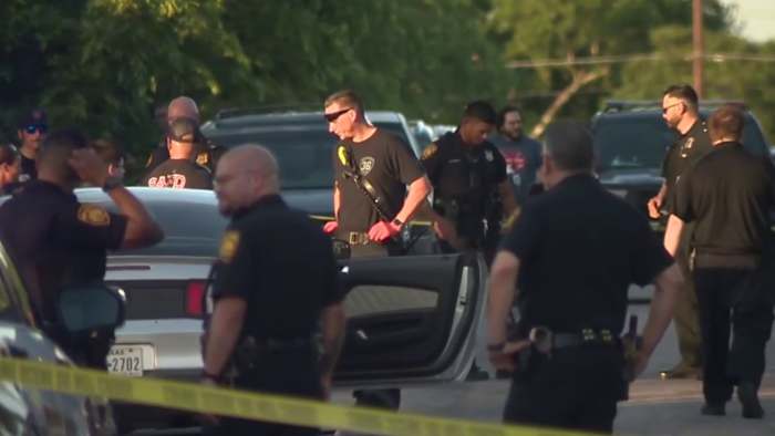 Southwest Side woman describes hearing barrage of gunfire, finding 2 men wounded