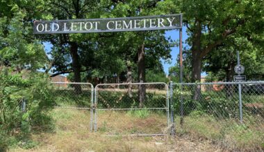 Wilonsky: 1870s Dallas-owned graveyard, buried by warehouses and weeds