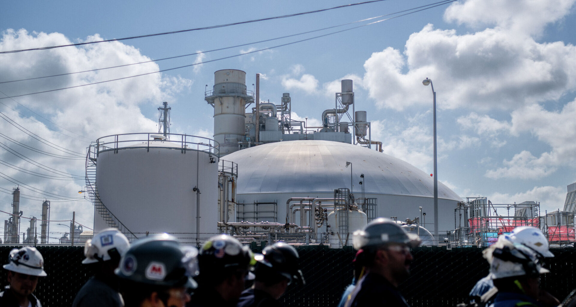 Shelter-in-place after fire reported at Texas refinery
