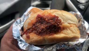 Houston deli's chopped brisket sandwich is a real boomer deal