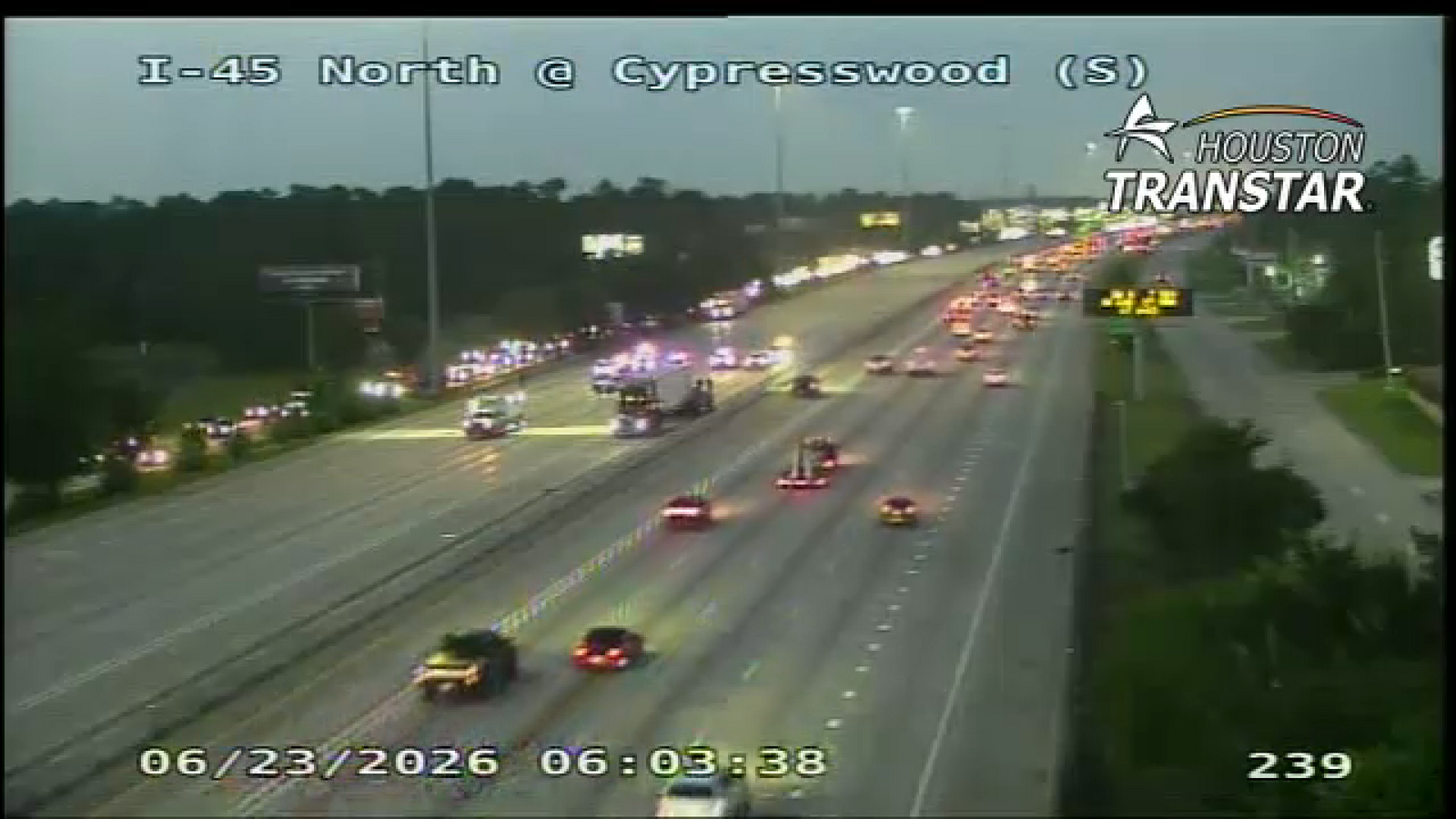 Deadly crash involving truck, 18-wheeler shuts down all I-45 North Freeway northbound lanes before Cypresswood, HCSO says