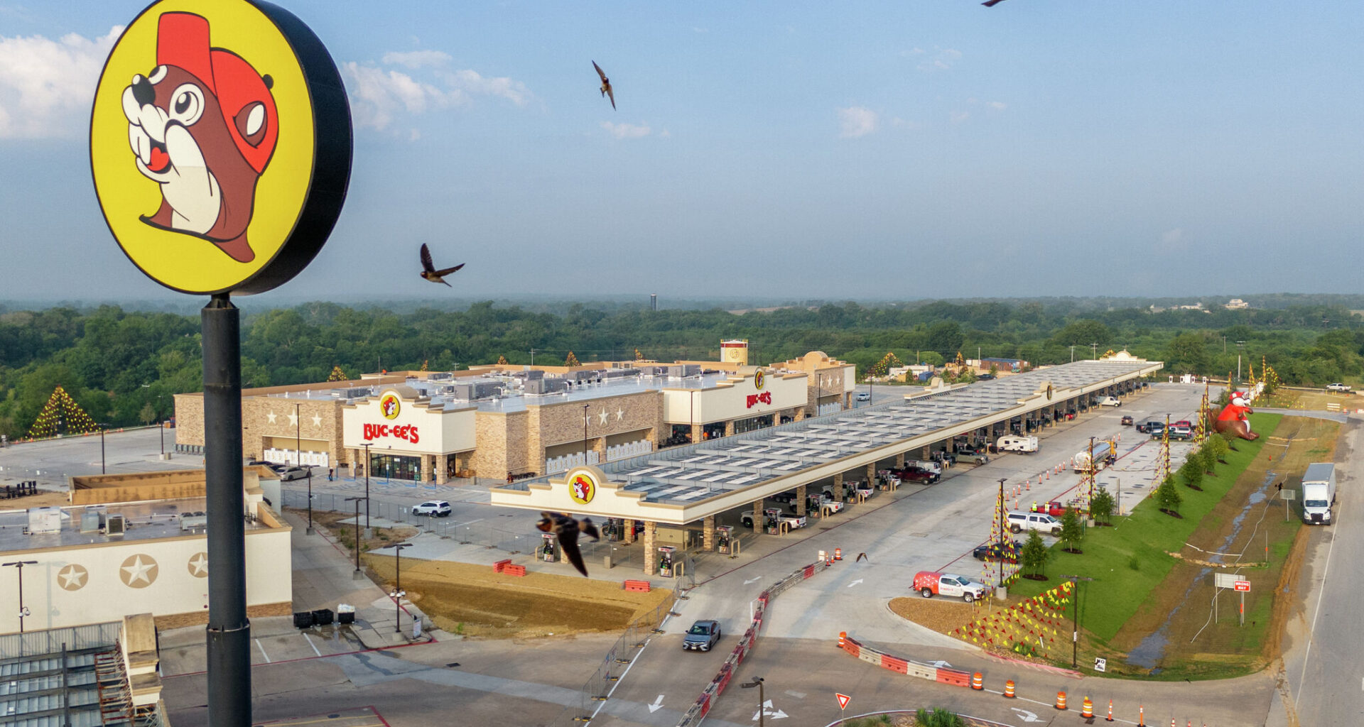 San Marcos Buc-ee's hiring 200+ workers ahead of opening