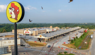 San Marcos Buc-ee's hiring 200+ workers ahead of opening