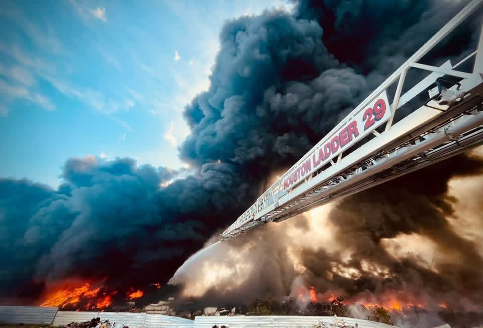 Houston's massive tire fire smoke plume sparks air quality concerns