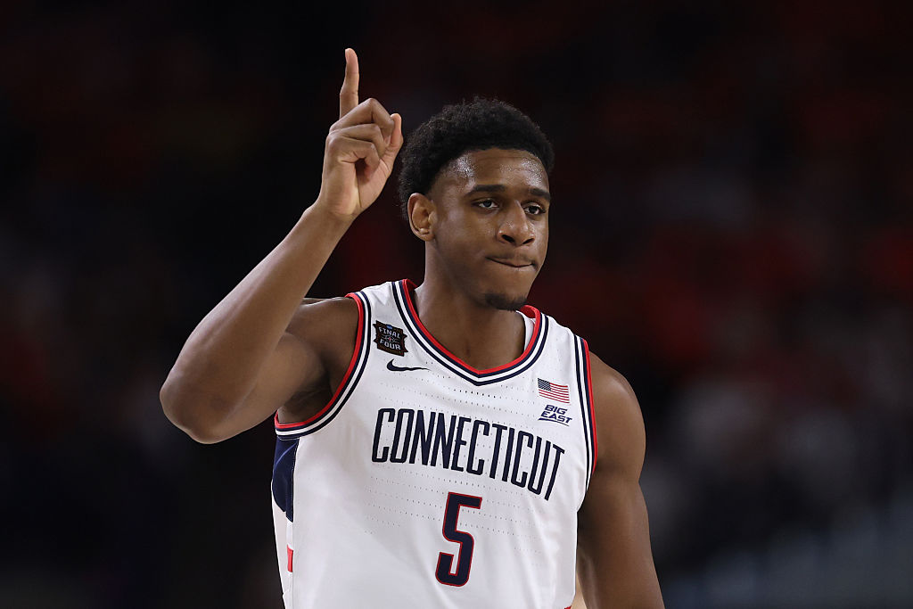 Tarris Reed Jr. heading to San Antonio Spurs with No. 26 pick