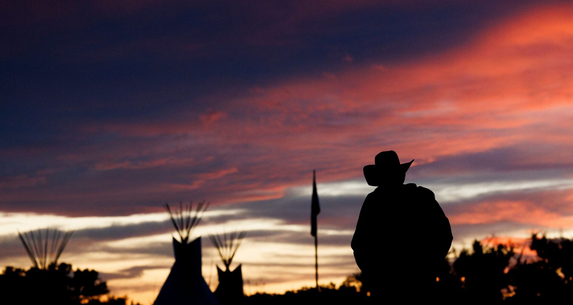 Native Americans commemorate victory at Little Bighorn with horse races, dance and song