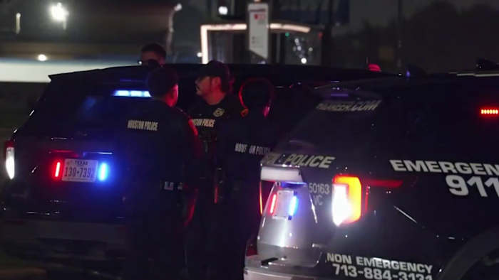 Elderly man killed in hit-and-run while crossing Airline Drive, Houston police searching for driver