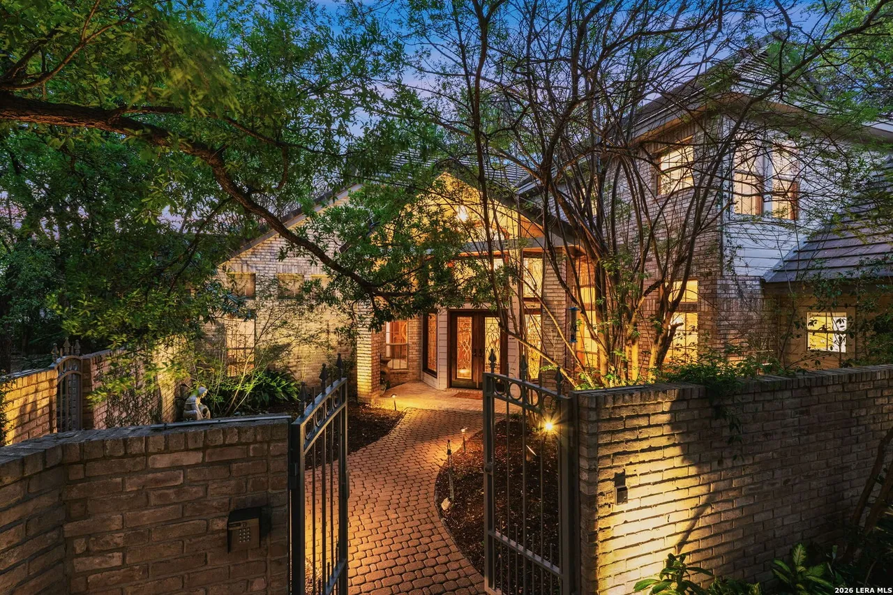 This very 1980s San Antonio mansion for sale has a crazy spiral staircase inside
