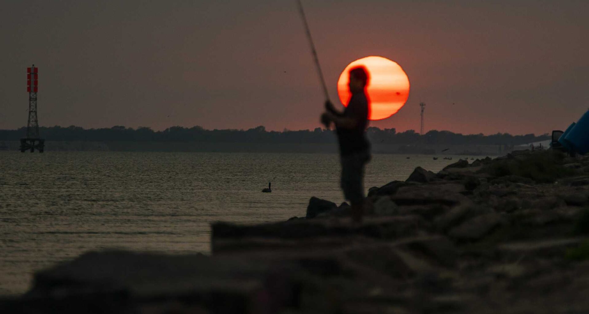 Search continues for teen missing near Texas City Dike