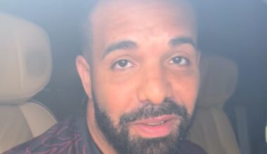 Drake devours burgers, loaded fries at Houston spot