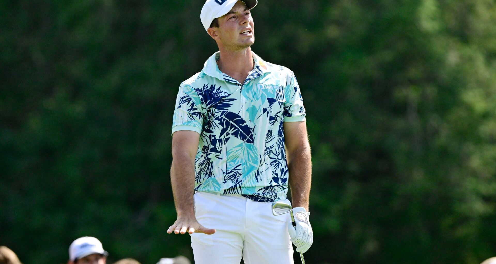Scheffler makes clutch putt to force Monday playoff against Hovland in Travelers Championship